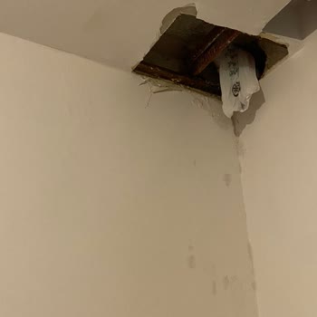 Emlak Konut İle Dağ Yapımı Tual Adalar Sitesi