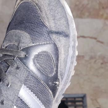 Tonny Black Firma Ayakkabıda Oluşan Kusuru Kabul Etmiyor.