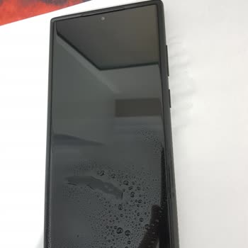 Samsung Galaxy S23 Ultra Parmak İzi Sensörü Yakınlarındaki Gölgeli İz
