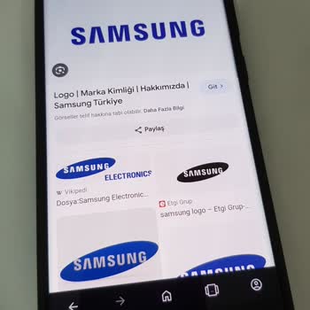Samsung Galaxy S23 Ultra Parmak İzi Sensörü Yakınlarındaki Gölgeli İz
