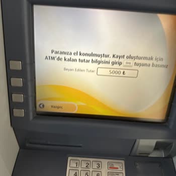VakıfBank ATM'si Parama El Koydu