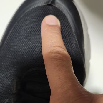 Skechers Dikişleri Sökülen Yeni Ayakkabıları Değişim/iade Yapmıyor