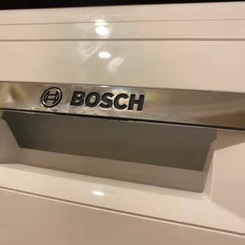Bosch Çamaşır Makinesi Deterjan Haznesinden Buhar Ve Su Çıkarıyor