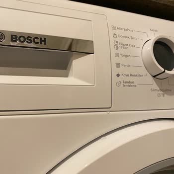 Bosch Çamaşır Makinesi Deterjan Haznesinden Buhar Ve Su Çıkarıyor