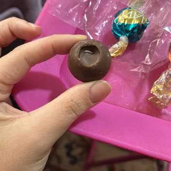 Manisa Kahve Dünyası'nda Şok! Lavi Çikolatada Kurt Skandalı