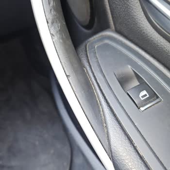 BMW 320I Kapı Kol Deformasyon