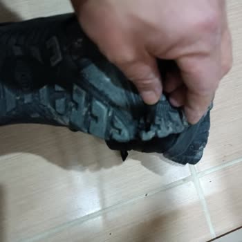 Scooter Ayakkabı Taban Dökülmesi Parçalanması