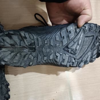 Scooter Ayakkabı Taban Dökülmesi Parçalanması