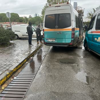 İzmir Minibüsçüler Odası Şoför Sigara İçti Uyardım Ve Araçtan Beni Kovdu