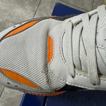 Puma Spor Ayakkabısının Üstünde Deforme