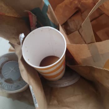 Kola Dökülmüş McDonald's Siparişi