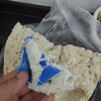 A101 Ekmek İçinden Plastik Parça Çıkması