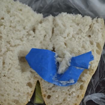 A101 Ekmek İçinden Plastik Parça Çıkması