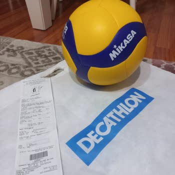 Marmara Forum Decathlon Mikasa Top Kendiliğinden Yırtıldı