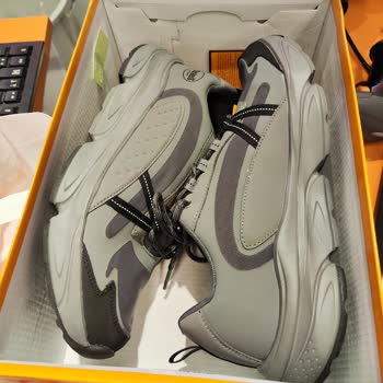 FLO Ayakkabı FLO'NUN Kalitesiz Çalışanları Ve Haksız Yere İade Almamaları