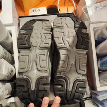 FLO Ayakkabı FLO'NUN Kalitesiz Çalışanları Ve Haksız Yere İade Almamaları