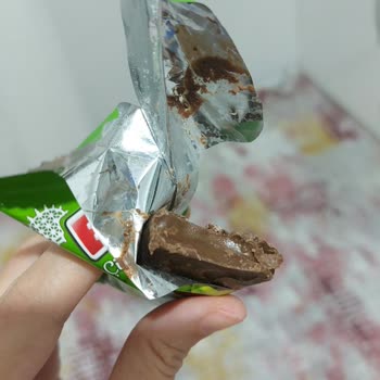 Eti Çikolata Paketten Yarım Çıktı
