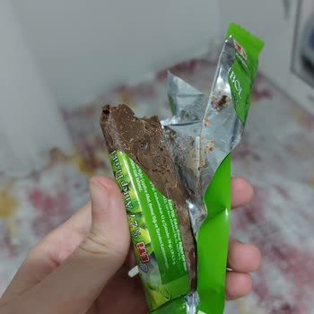 Eti Çikolata Paketten Yarım Çıktı
