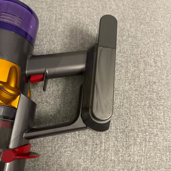 Dyson V15 2Yıl Garantili Cihazımın 2ay Serviste Gezmesi.