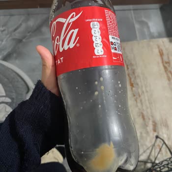 Coca-Cola Ürününde Tatsız Sürpriz Ve Kalite Kontrol Sıkıntısı