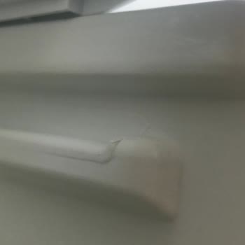 Uğur Soğutma Ued 6261 Dtk Sağ Çekmece Ön Kısımları Üretim Kaynaklı Deliniyor