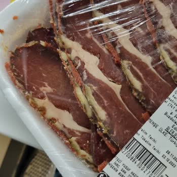 Köfteci Yusuf'ta Pastırma Ve Kuzu Şiş 'e Verdiğimiz Para Çöp Oldu.