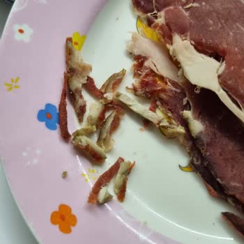 Köfteci Yusuf'ta Pastırma Ve Kuzu Şiş 'e Verdiğimiz Para Çöp Oldu.