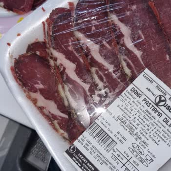 Köfteci Yusuf'ta Pastırma Ve Kuzu Şiş 'e Verdiğimiz Para Çöp Oldu.