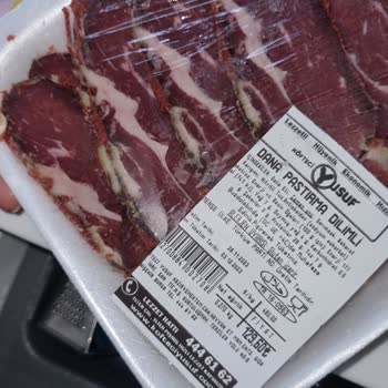 Köfteci Yusuf'ta Pastırma Ve Kuzu Şiş 'e Verdiğimiz Para Çöp Oldu.