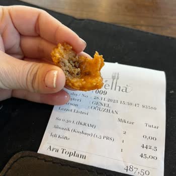 Anzelha İçli Köfteden Kıl Çıktı