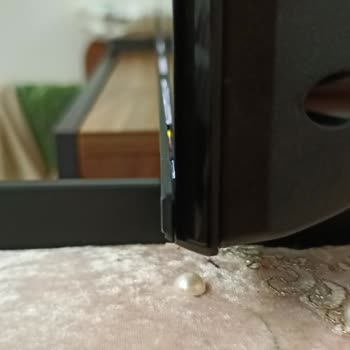 Vestel 43 UA 9631 Marka TV Ayıplı Geldi Ve Kimse İlgilenmiyor