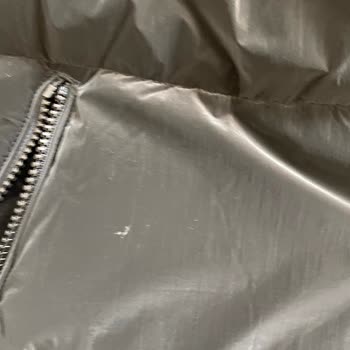 Mavi Marka Siyah Şişme Mont