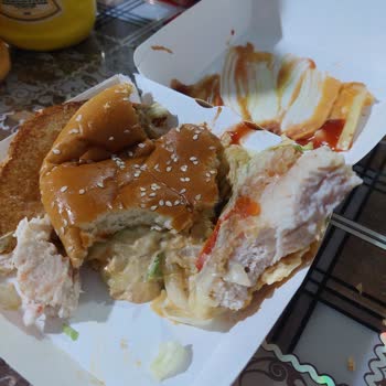 McDonald's Acılı Tavuk Çiğ Çıktı