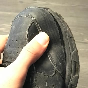 Ayakkabı Dünyası'ndan Aldığım Skechers Marka Ayakkabının Yanları Açıldı