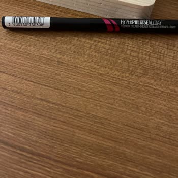 Maybelline New York Hyper Precise Eyeliner Kurumuş Bir Şekilde Geldi