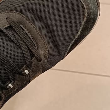 İki Adet Skechers Ayakkabı Hatalı Olur Mu?