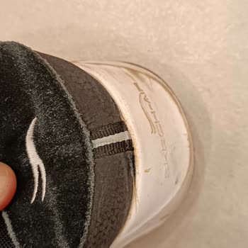 İki Adet Skechers Ayakkabı Hatalı Olur Mu?