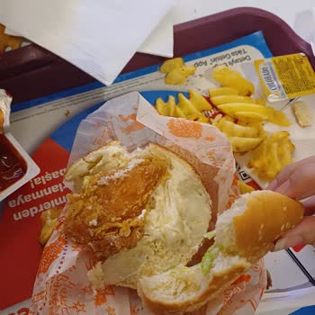Popeyes Kötü Menü Ve Az Patates