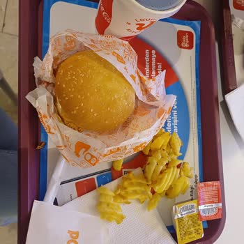 Popeyes Kötü Menü Ve Az Patates