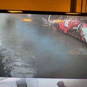 Sarıyer Belediyesi Dükkanları Su Bastı Sarıyer