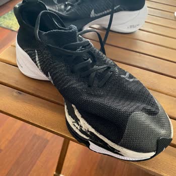 Nike Aldığım Ürün Spor Yaparken Ayağımın Burkulması İle Çamura Girdim