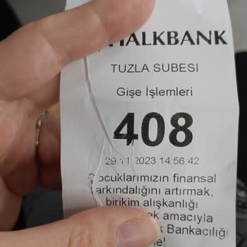 Halkbank Gişe Sırası Beklemek