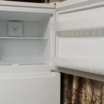 Birtek AVM Aldığım Altus Al 375 Buzdolabı Görseldeki İle Gelen Farklı