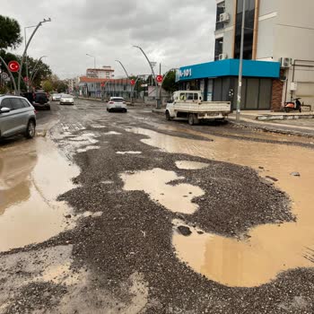 İzmir Büyükşehir Belediyesi Yol Yenileme Çalışması