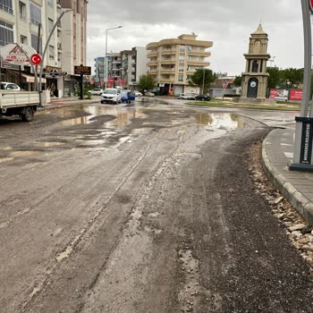 İzmir Büyükşehir Belediyesi Yol Yenileme Çalışması