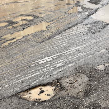 İzmir Büyükşehir Belediyesi Yol Yenileme Çalışması