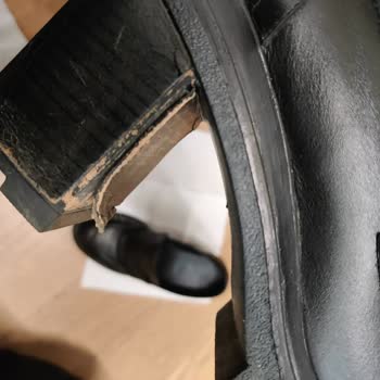 Elle Ayakkabı Ürünü İncelemek İçin Talep Oluşturmuyor