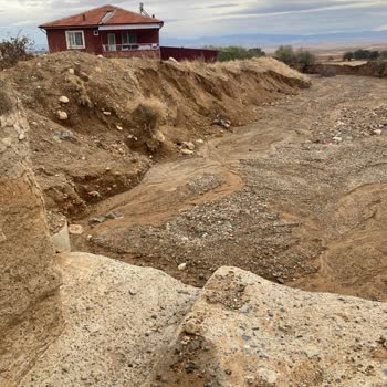 DSİ (Devlet Su İşleri) Evimiz Sel Riski Altında Can Ve Mal Güvenliğimiz Tehlikede DSİ Nerede?