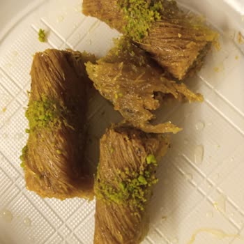 Kadayıfzade Ciddiyetsizlik Ve Kabullenmeme Yazık