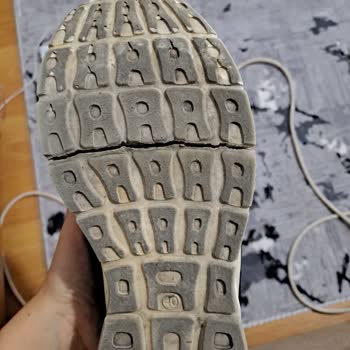 Slazenger Ayakkabının Altının Yarılması